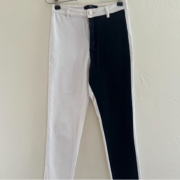 Misguided Black White Colorblock Slim Straight Jeans Womens Size 4 - Picture 1 of 3